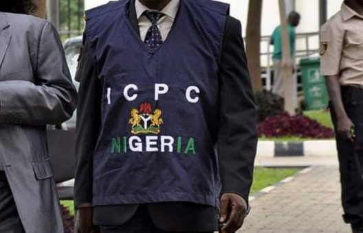 ICPC Raids NAHCON Office, Arrests Director Over Alleged N90b Hajj Subsidy Fraud ICPC Operatives