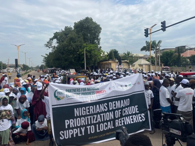 Protest Hits Kaduna Over Dangote, Oil Union Feud PROTEST IN KADUNA