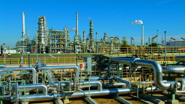 JUST IN: FG Announces Continuation Of Sales Of Crude In Naira Indefinitely Refinery 2 604x340