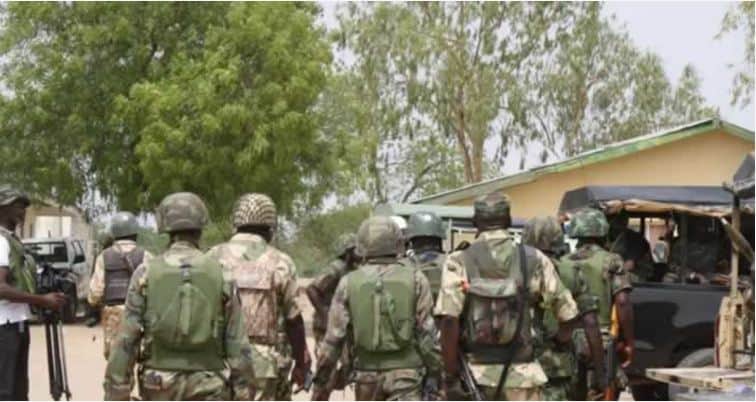 JUST IN: ‘Drunk’ Driver Rams Into Soldiers In Lagos, Four Feared Dead Soldiers