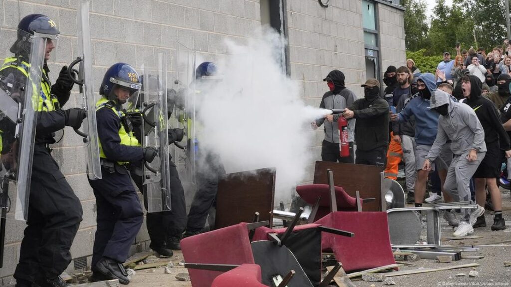 Riot: FG Cautions Nigerians Traveling To UK Against Risks Of Violence UK RIOT 2